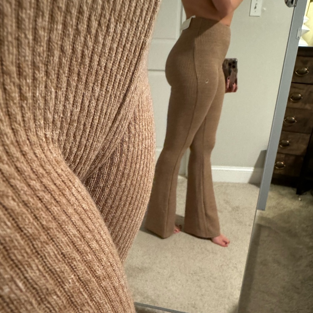 American Eagle Camel Knit Flare Leggings